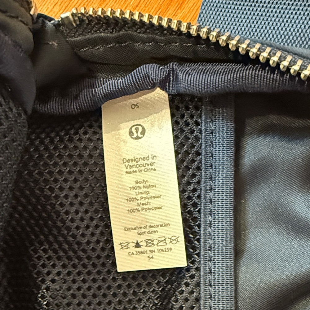lululemon athletica Navy Blue Belt Bag with Silver Logo - Picture 2 of 3